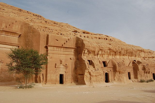 アル・ヒジュル古代遺跡-マダイン・サーレハ