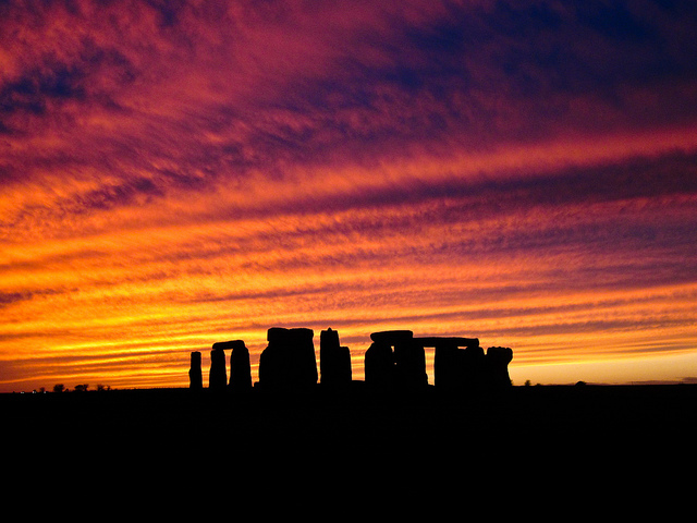 ストーンヘンジ、エーヴベリーと関連する遺跡群