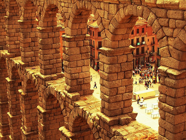 セゴビア旧市街とローマ水道橋