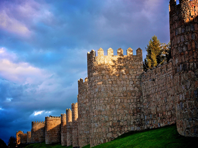 アビラの旧市街と塁壁の外の教会群