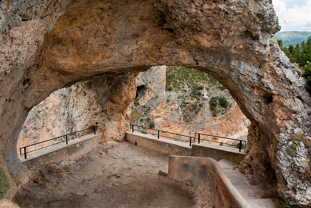 イベリア半島の地中海入り江のロック・アート
