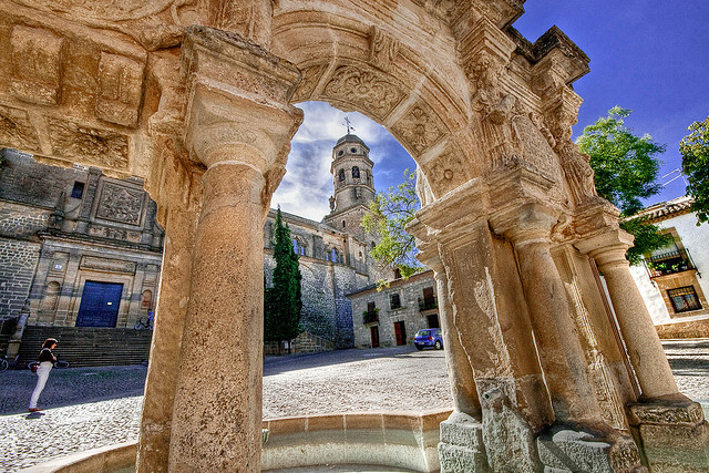 ウベダとバエーサのルネサンス様式の記念碑的建造物群