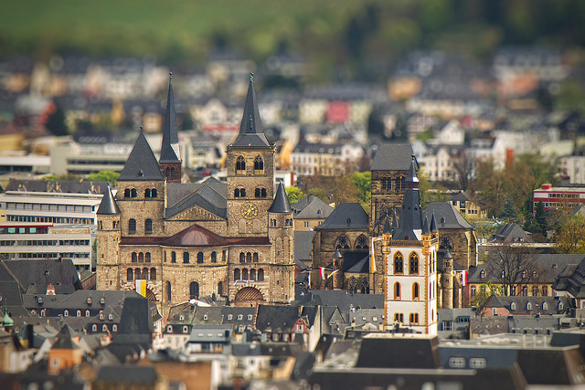トリーアのローマ遺跡群、聖ペテロ大聖堂及び聖母マリア教会