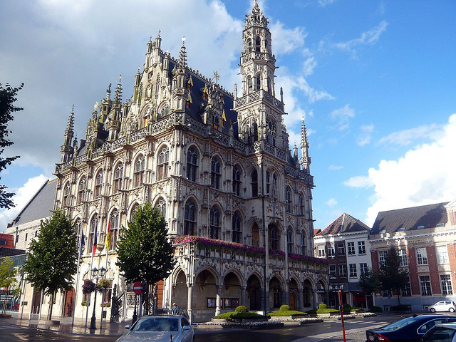 ベルギーとフランスの鐘楼群（ベルギー側）