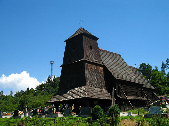 カルパチア山地のスロバキア地域の木造教会群
