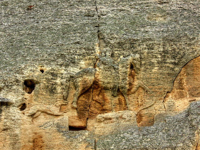 マダラの騎士像